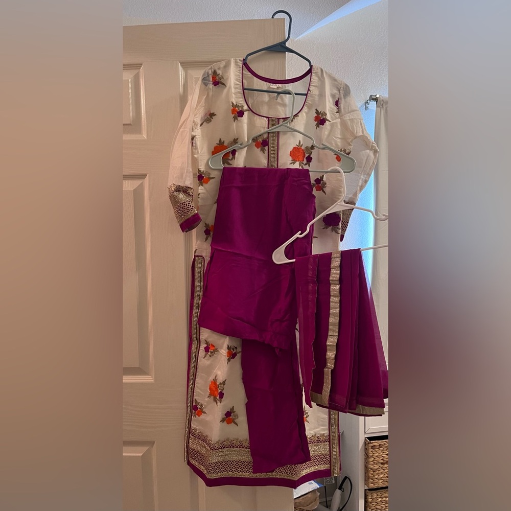Floral Embroidered White and Pink shalwar kameez - 3 pc suit